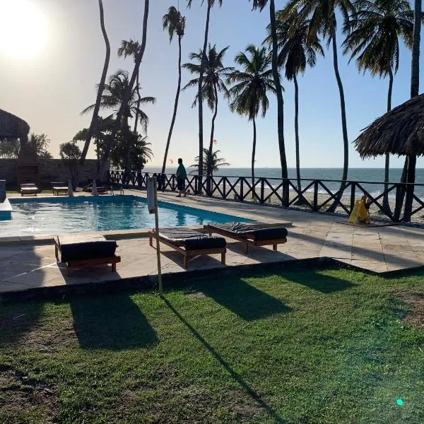 Condomínio com vista para o Mar e Piscina no CUMBUCO- AP 106