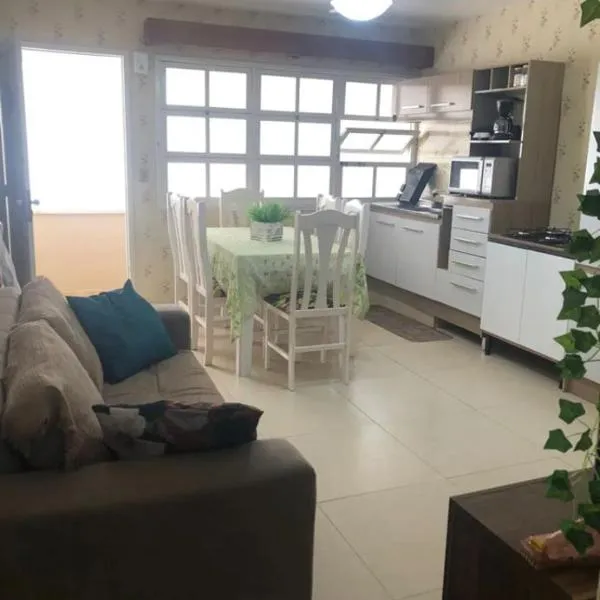 Apartamento a uma quadra do mar