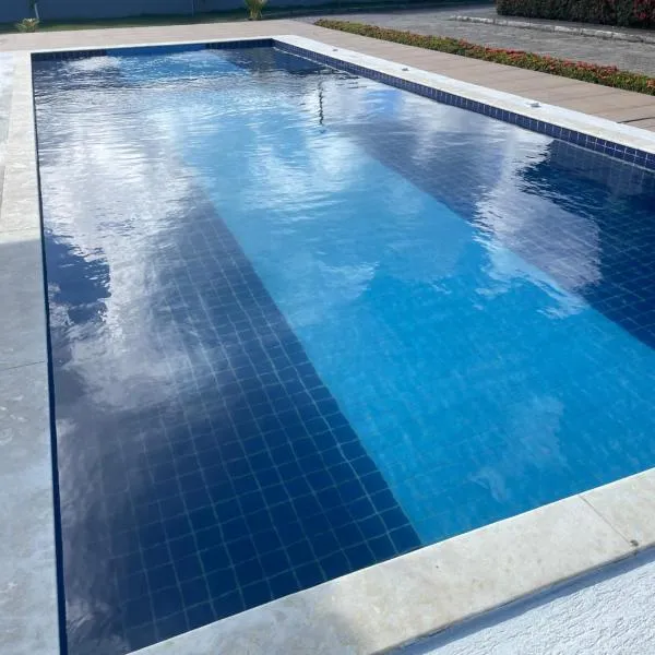 Apartamento de 3 quartos, Duplex na praia de Taperapuan, há 400m da praia, localizado próximo da barraca axé mói, boa beach e etc
