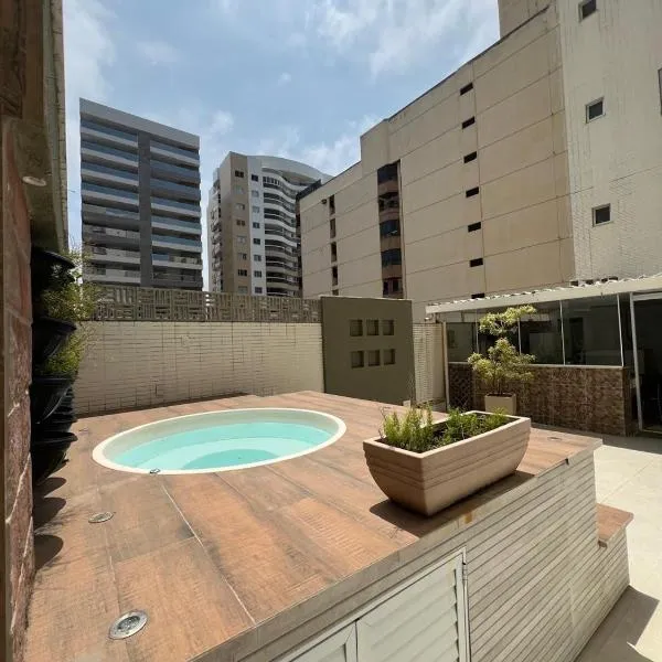 Apt 3q luxo com ar e jacuzzi na Beira Mar