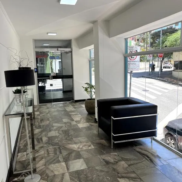 Apartamento de dois quartos no centro